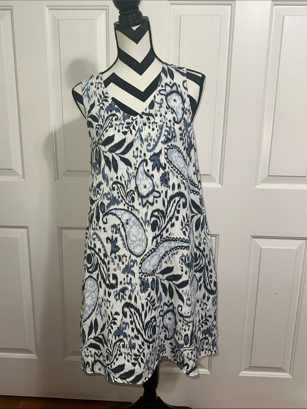 Lucky Brand Linen Sleeveless Paisley A-Line Shift Dress in Navy and White